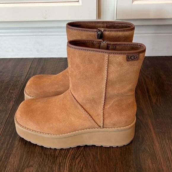 NWT UGG CityFunk Mid Boots! - Picture 5 of 9